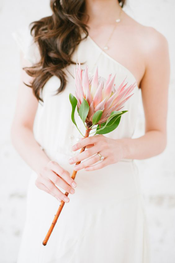 HOORAY_Simple-Single-Variety-Wedding-Bouquets_02
