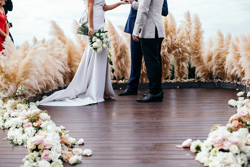 Illegal-to-use-pampas-grass-in-a-wedding-Byron-Bay_10