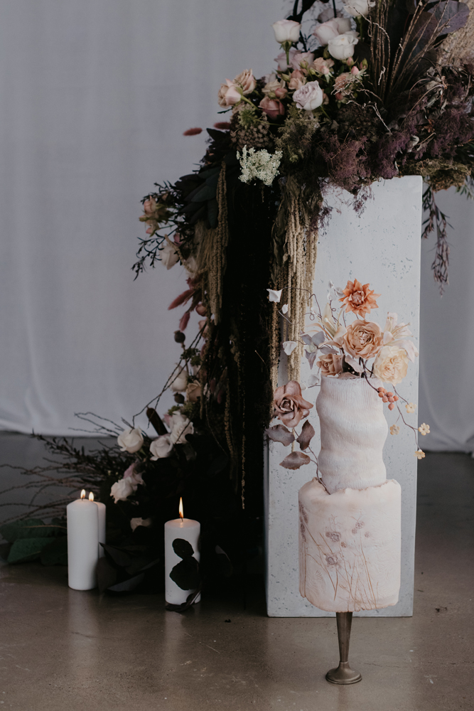 Soft-industrial-luxe-wedding-styling_05